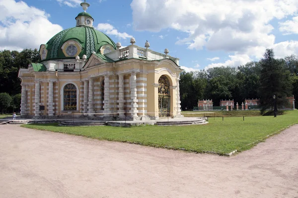 Grot in Kuskovo 2 — Stockfoto