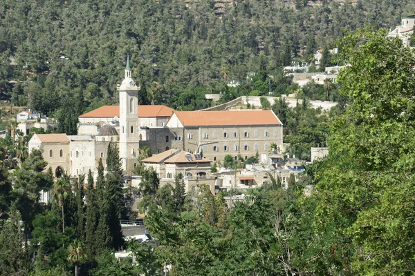 Monastère dans les montagnes — Photo