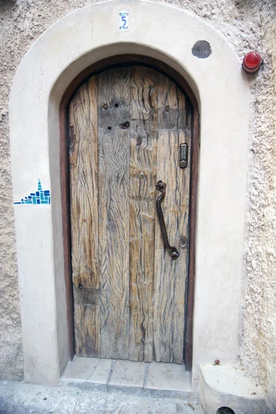 La puerta pintada — Foto de Stock