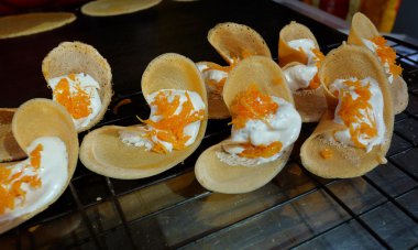 Khanom Beaung Tay dili veya bir tür doldurulmuş krep Tay gıda veya Tay dili