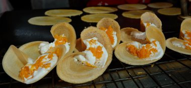 Khanom Beaung Tay dili veya bir tür doldurulmuş krep Tay gıda veya Tay dili