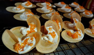 Khanom Beaung Tay dili veya bir tür doldurulmuş krep Tay gıda veya Tay dili