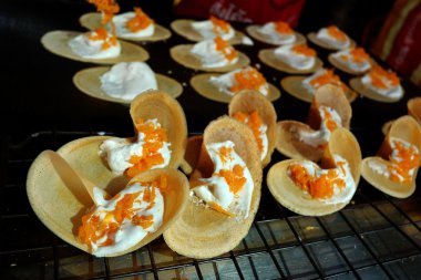 Khanom Beaung Tay dili veya bir tür doldurulmuş krep Tay gıda veya Tay dili