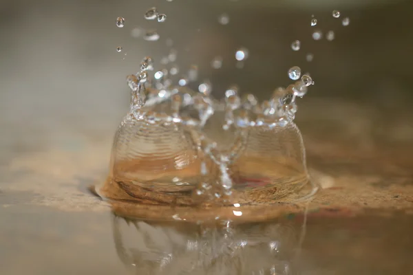 水のしぶきまたは水ドロップ — ストック写真