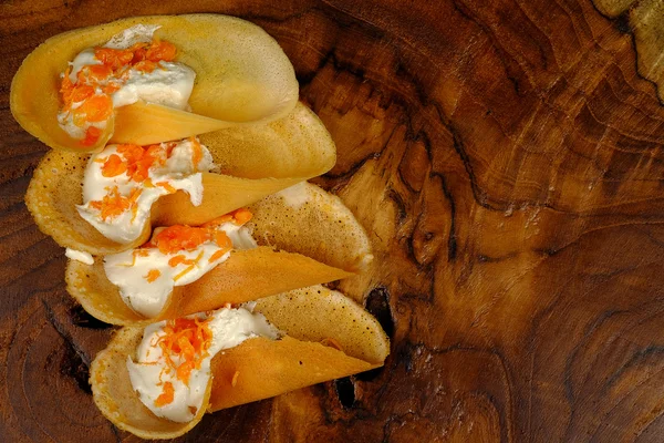 Khanom Beaung Tay dili veya doldurulmuş krep Tayland yemekleri o bir tür