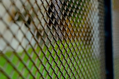 Çelik kafes arka plan (seçici odak)