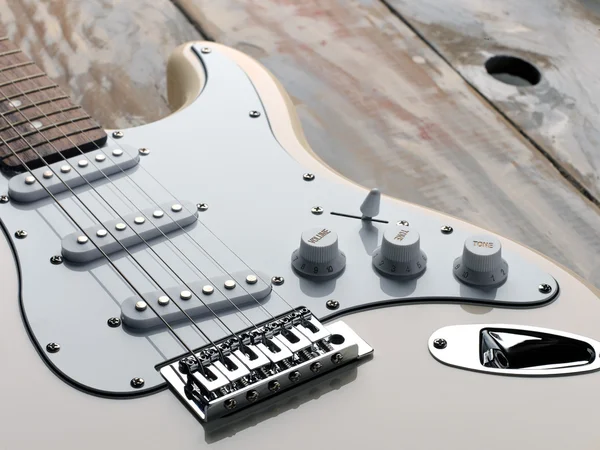 Η μακροεντολή εικόνα του ένα λευκό ηλεκτρική κιθάρα — Φωτογραφία Αρχείου