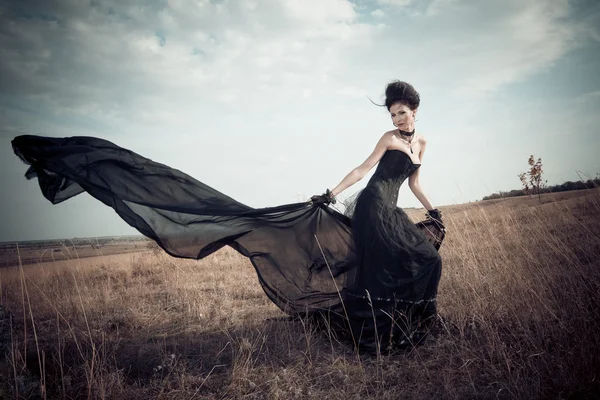 Gothic elbiseli kız