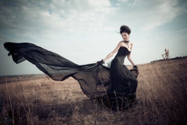 Gothic elbiseli kız