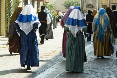 SELARGIUS, ITALIA - SETTEMBRE 9, 2012: Antico sposalizio selargino 2012 - 