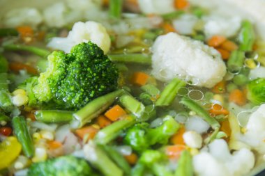 Sebze, brokoli, karnabahar güveç