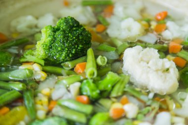 Sebze, brokoli, karnabahar güveç