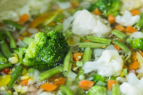 Sebze, brokoli, karnabahar güveç