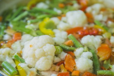 seçici odak ile sebze güveç