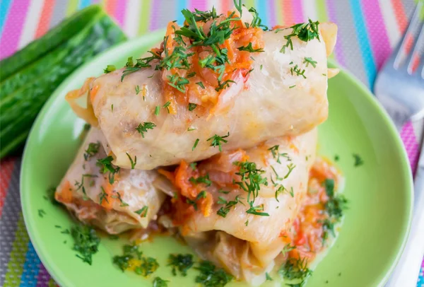 Traditional dish Eastern European cuisine "Cabbage rolls". — Stock Photo, Image