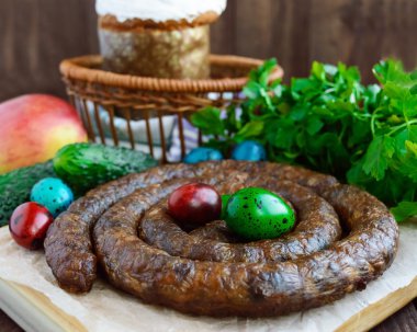 Sulu domuz sosisi. Paskalya yemekleri