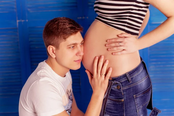 Familie wachten voor baby — Stockfoto