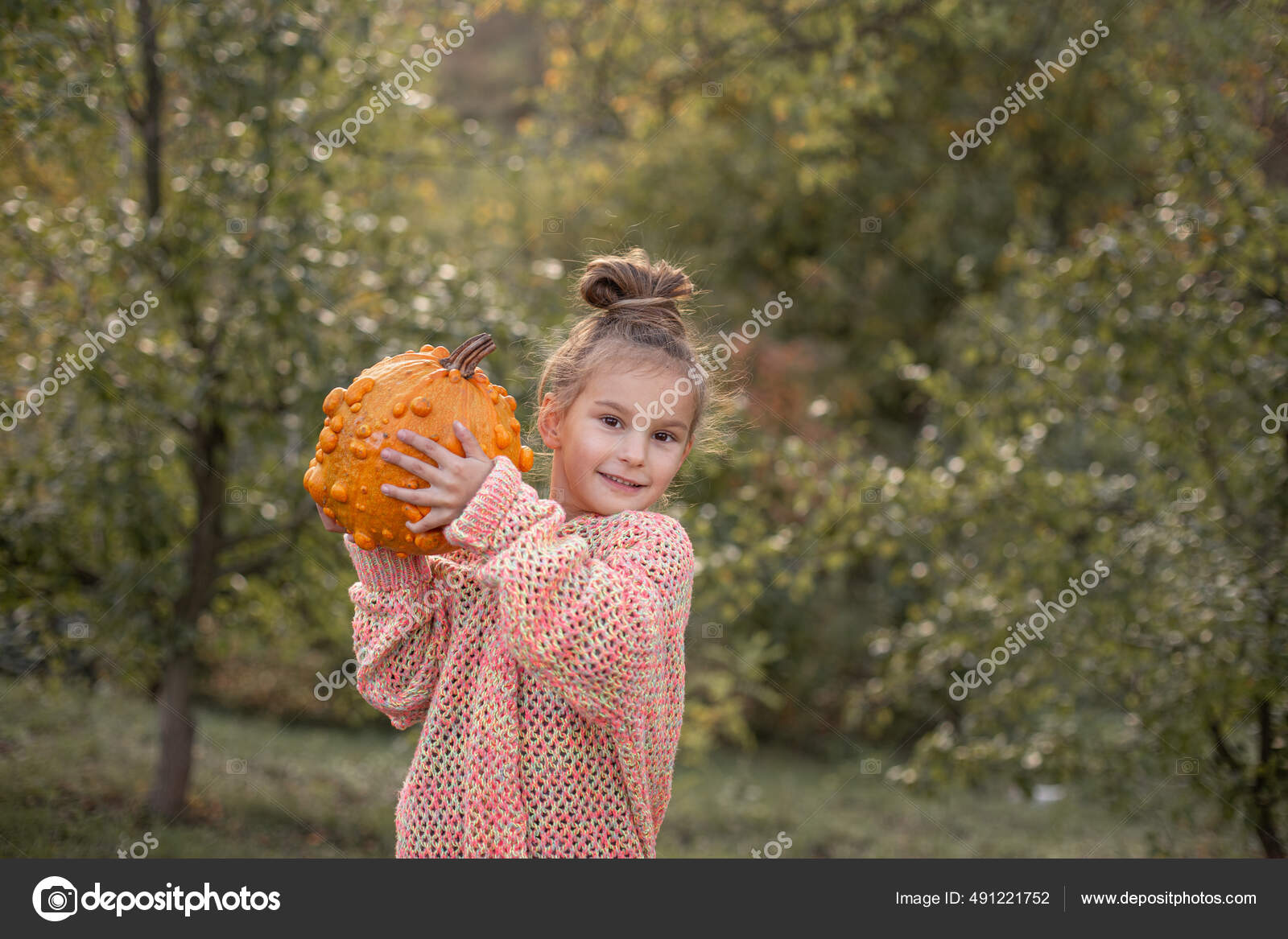 Fotos de Menina feia, Imagens de Menina feia sem royalties