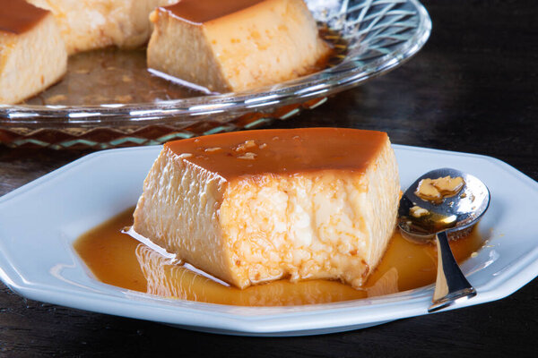 Вкусный сгущённый молочный пудинг. Бразильский десерт