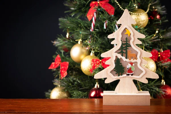 Santa Claus Dekorace Vánoční Stromeček Rozmazané Pozadí Vánoční Večírek — Stock fotografie