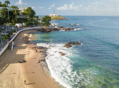 Salvador Bahia Brezilya 'daki Barra sahilinin insansız hava görüntüsü.