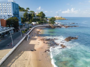 Salvador Bahia Brezilya 'daki Barra sahilinin insansız hava görüntüsü.