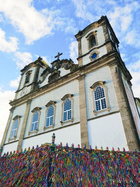 Fachada Iglesia Bonfim Con Cintas Colores Rejilla —  Fotos de Stock