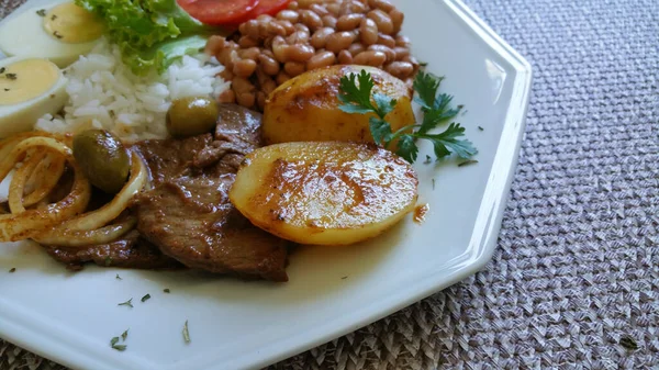 Comida Tradicional Brasileña Con Frijoles Arroz Carne — Foto de Stock