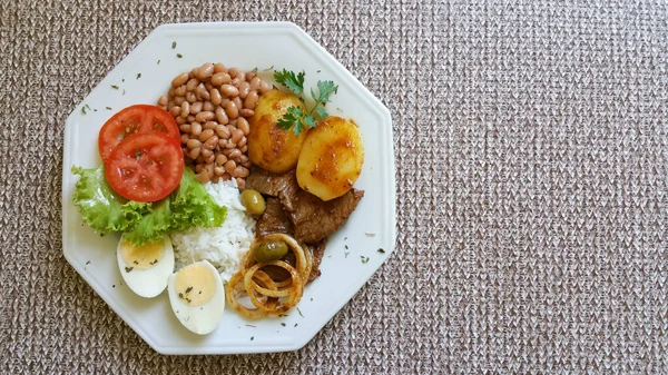 Traditionele Gezonde Braziliaanse Gerechten Schotel Bovenaanzicht — Stockfoto