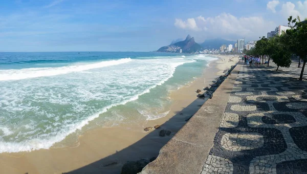 Ipanema Plajı Rio Janeiro Brezilya Ünlü Geometrik Kaldırımıyla — Stok fotoğraf