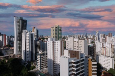 Salvador Bahia Brezilya gökyüzü manzaralı binalar.