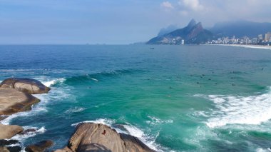 Rio de Janeiro Brezilya 'daki ünlü Arpoador ve Ipanema plajı.