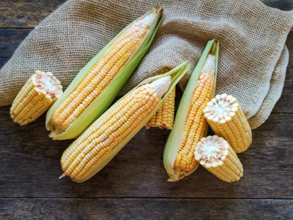 Yellow Corn Cobs Rustic Wooden Background — Stock Photo, Image