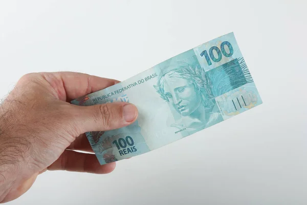 Hand Met Braziliaans Geld 100 Bankbiljetten Van Reais Kopieerruimte — Stockfoto