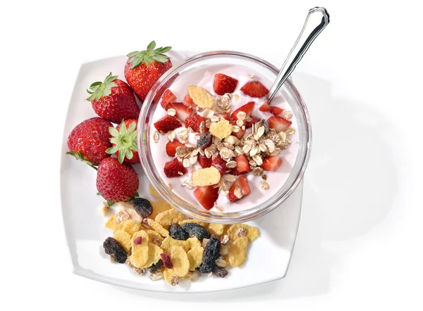 yoğurt con fragole e müsli