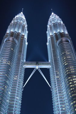 Petronas İkiz Kuleleri