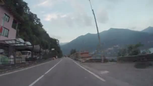 在道路上的加速的运动 — 图库视频影像