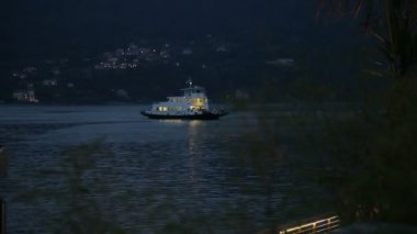 Como Gölü'nün üzerinde su aktarımı