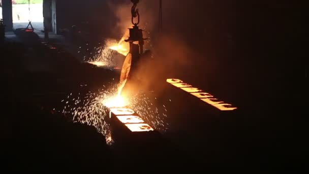 A produção de ferro — Vídeo de Stock