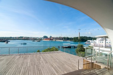 Vivo city, Singapur ile ilgilenen Sentosa