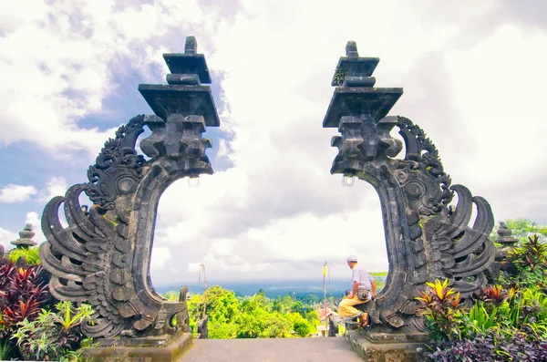 Templo Madre de Besakih. El templo hindú más grande de la isla de Bali, Indonesia — Foto de Stock