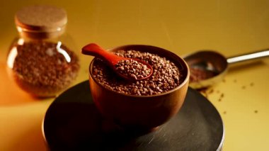 Evde besleyici bir yemek için karabuğday nasıl pişirilir?