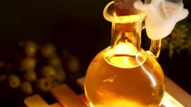 Yemek ve sağlıkta zeytinyağının zengin lezzetlerini ve kullanımını keşfedin.