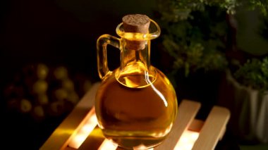 Aşçılık ve sağlıkta zeytin yağının zengin niteliklerini ve kullanımını araştırıyoruz.