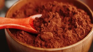 Kakao tozunun ev mutfağında pişirme ve pişirmede kullanıldığını keşfetmek