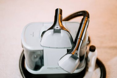 Elektrikli süpürgeyi düzenli kullanım için iyi durumda tutmak.