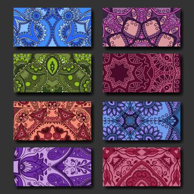 Kart veya davet retro dekorasyon tarzı ayarlayın. Elle çizilmiş arka plan.