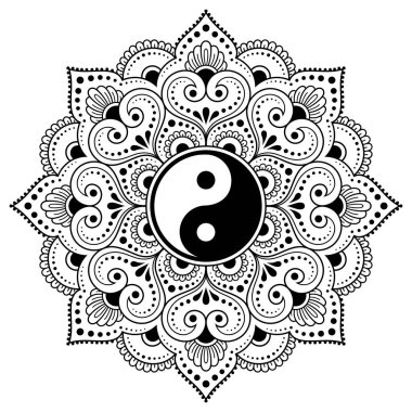 Henna, Mehndi, dövme, dekorasyon için mandala şeklinde dairesel desen. Etnik doğu tarzında dekoratif süsleme ve Yin-yang el çizimi sembolü. Çizgi karalama vektörü çizimi.