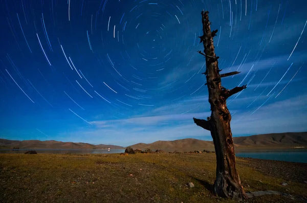 Lago en Mongolia. Paisaje nocturno en mongolia — Foto de Stock