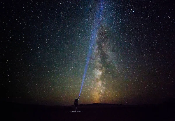 戈壁沙漠中的星辰和雨燕 — 图库照片